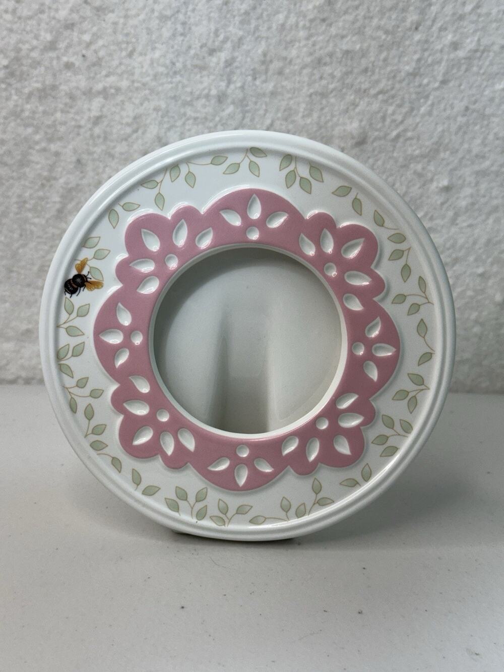 Lenox Butterfly Meadow Porcelain Round Picture Frame Pink Lace Trim Buzzing Bee